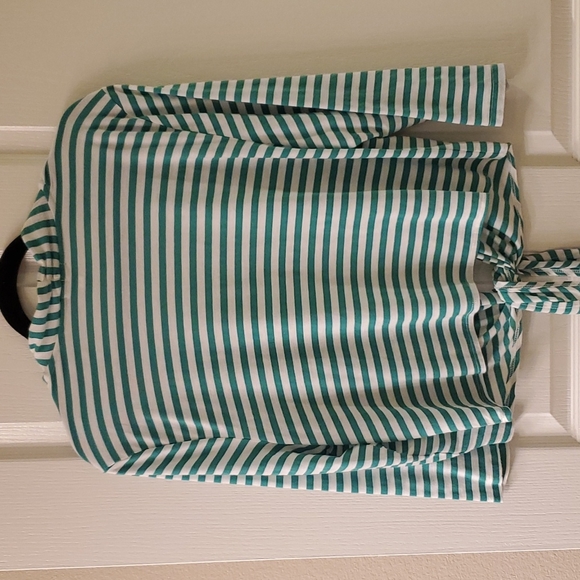 Lightweight green & white striped shrug - Picture 4 of 5